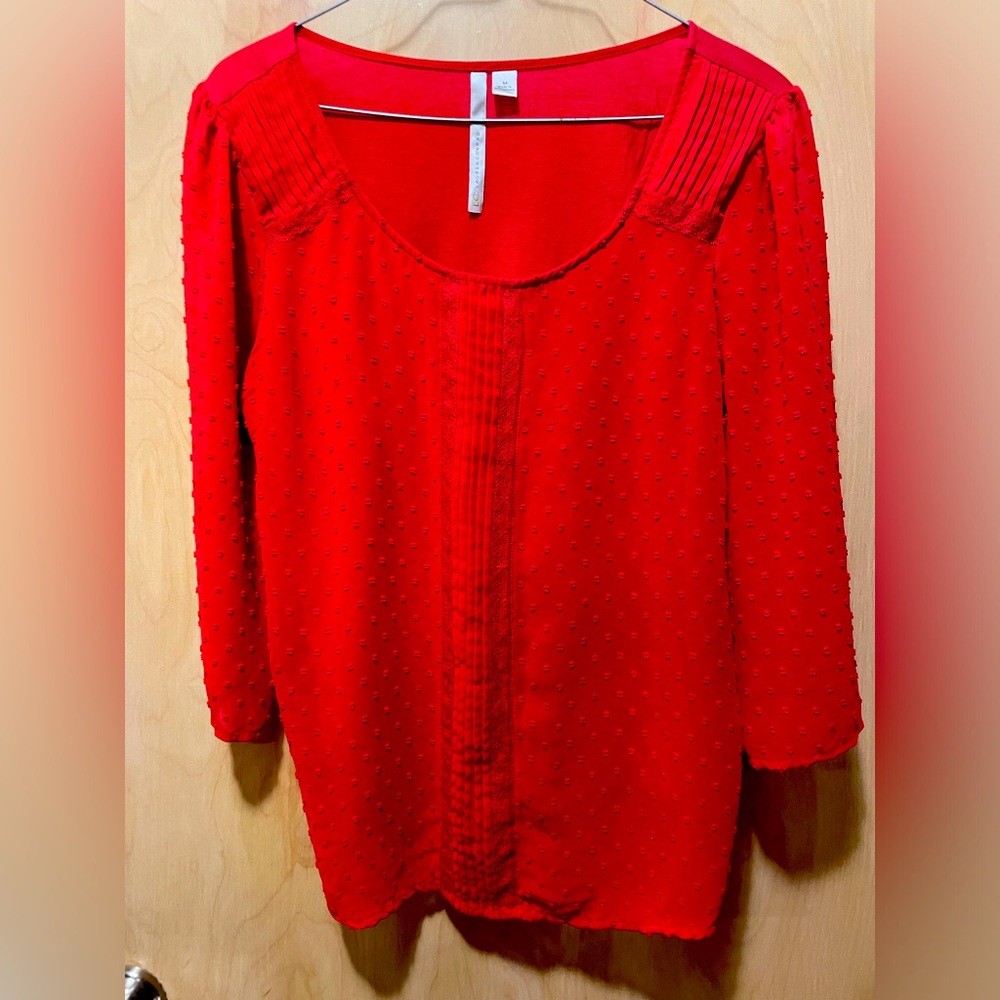 Lauren Conrad Medium red 3/4 sleeve pullover beautiful EUC top. Worn twice